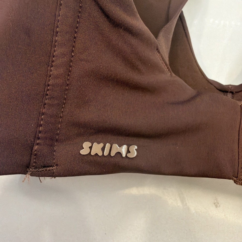 SKIMS Wireless Form Push-Up Plunge Bra in the Cocoa Brown 32DDD NEW! - Picture 3 of 5